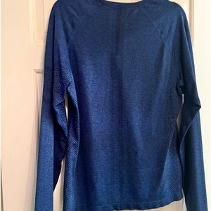 Xl blue figs undershirt